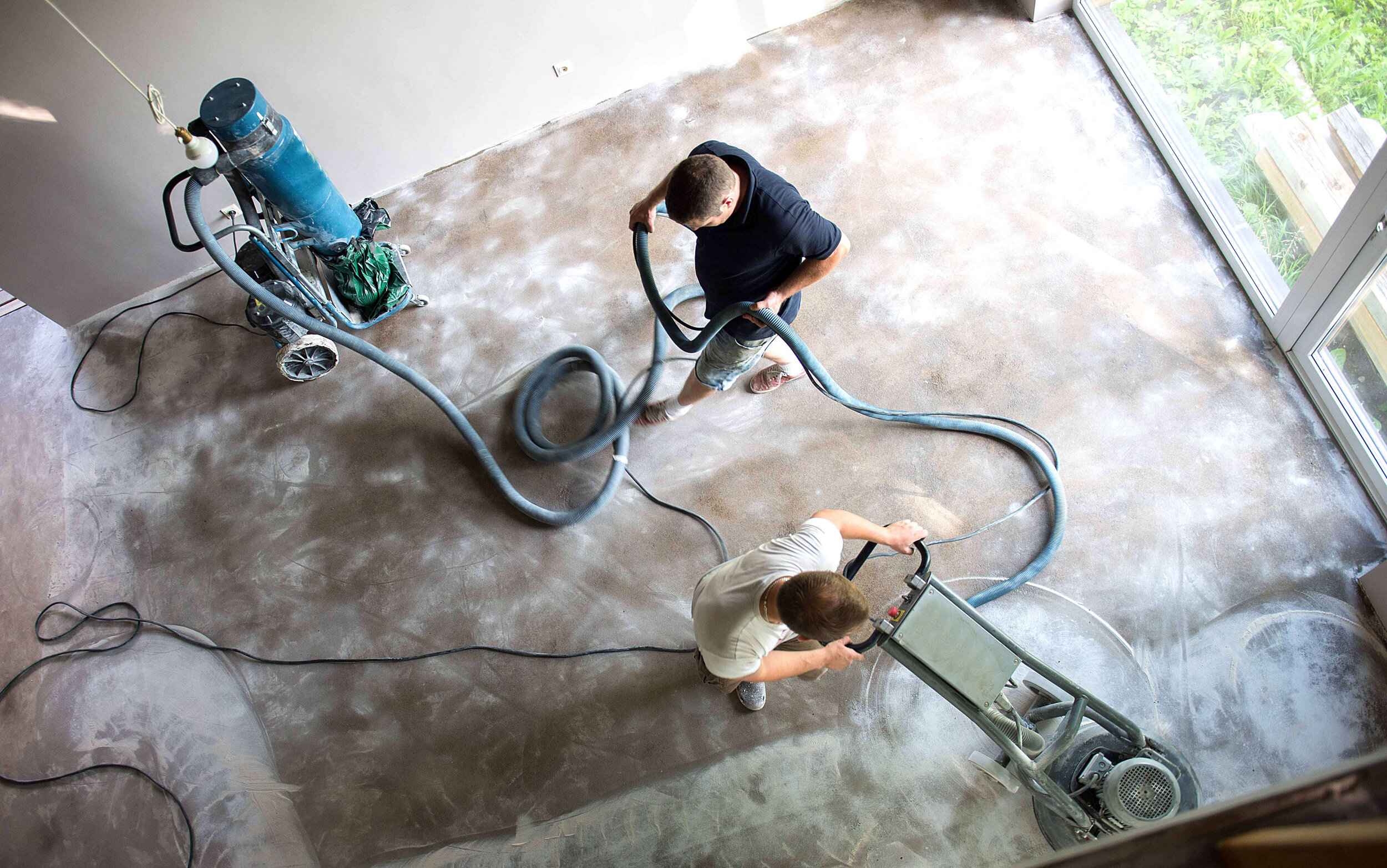 Polished+concrete+epoxy+installation+(1)_11zon (1)
